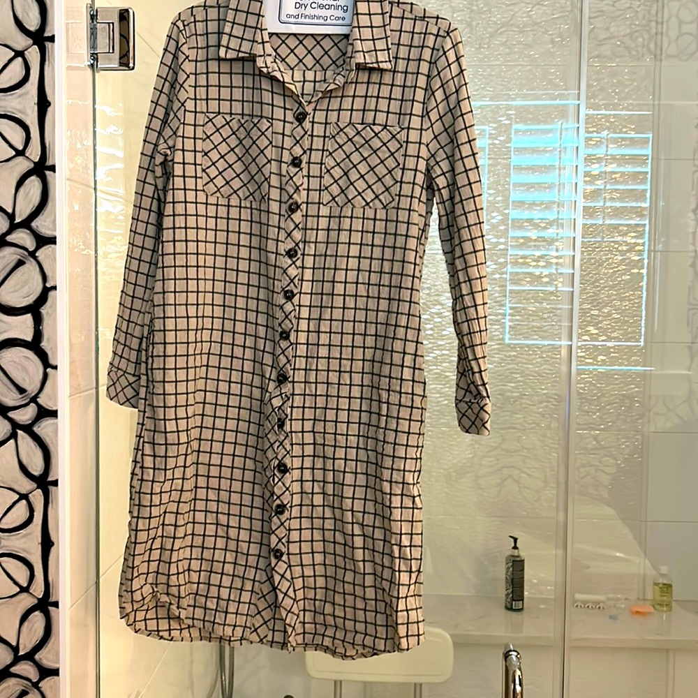 Shirtdress. Black/Tan check pattern. Very good condition. Size M.